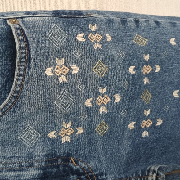 Lucky Brand Pins Aztec High Rise cropped embroidered Jeans Size 25 - Picture 6 of 12